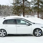 Foto spia fiancata Nuova Volkswagen Golf R 2020