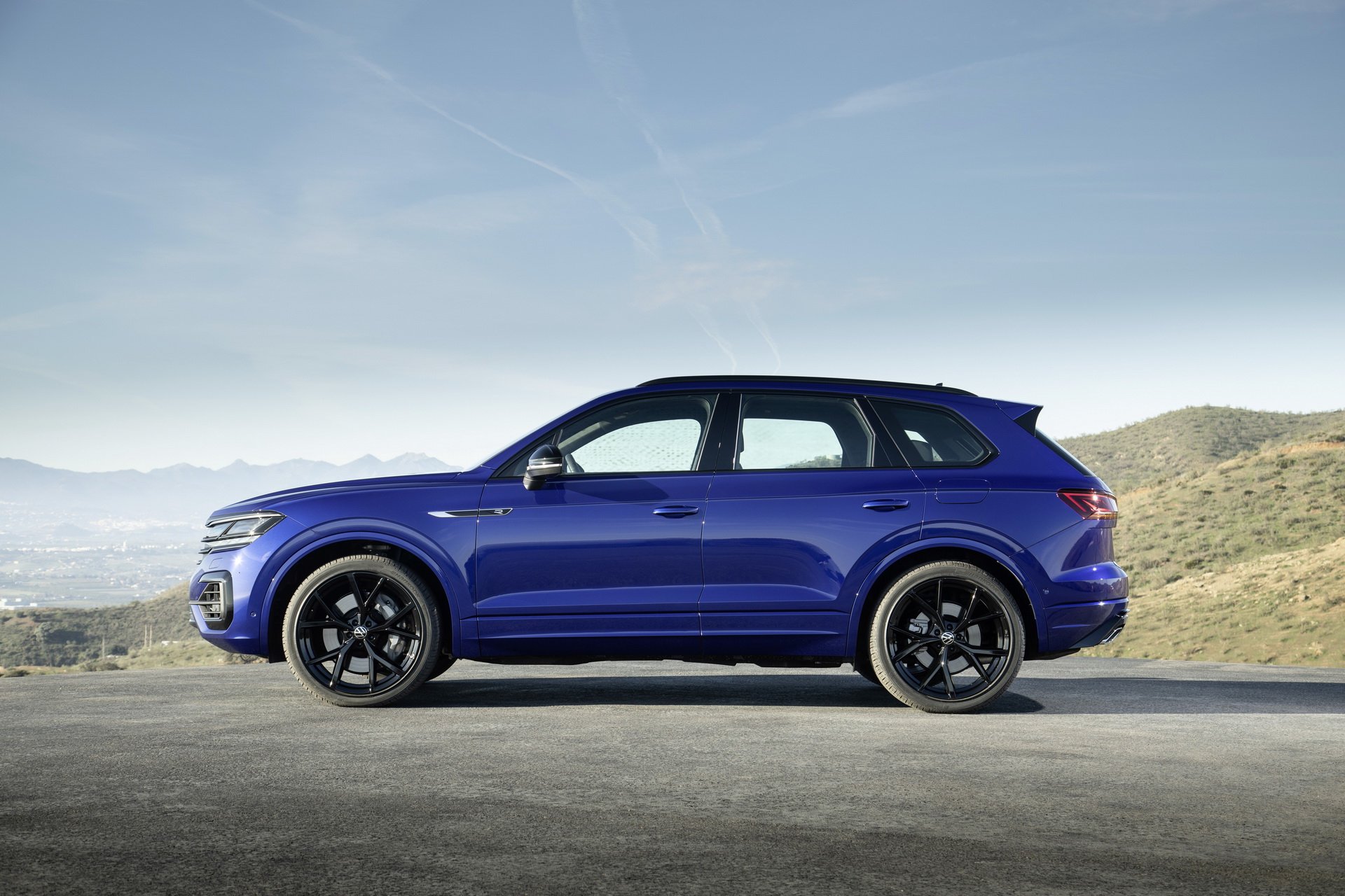Immagine fiancata nuova Volkswagen Touareg R Ibrida