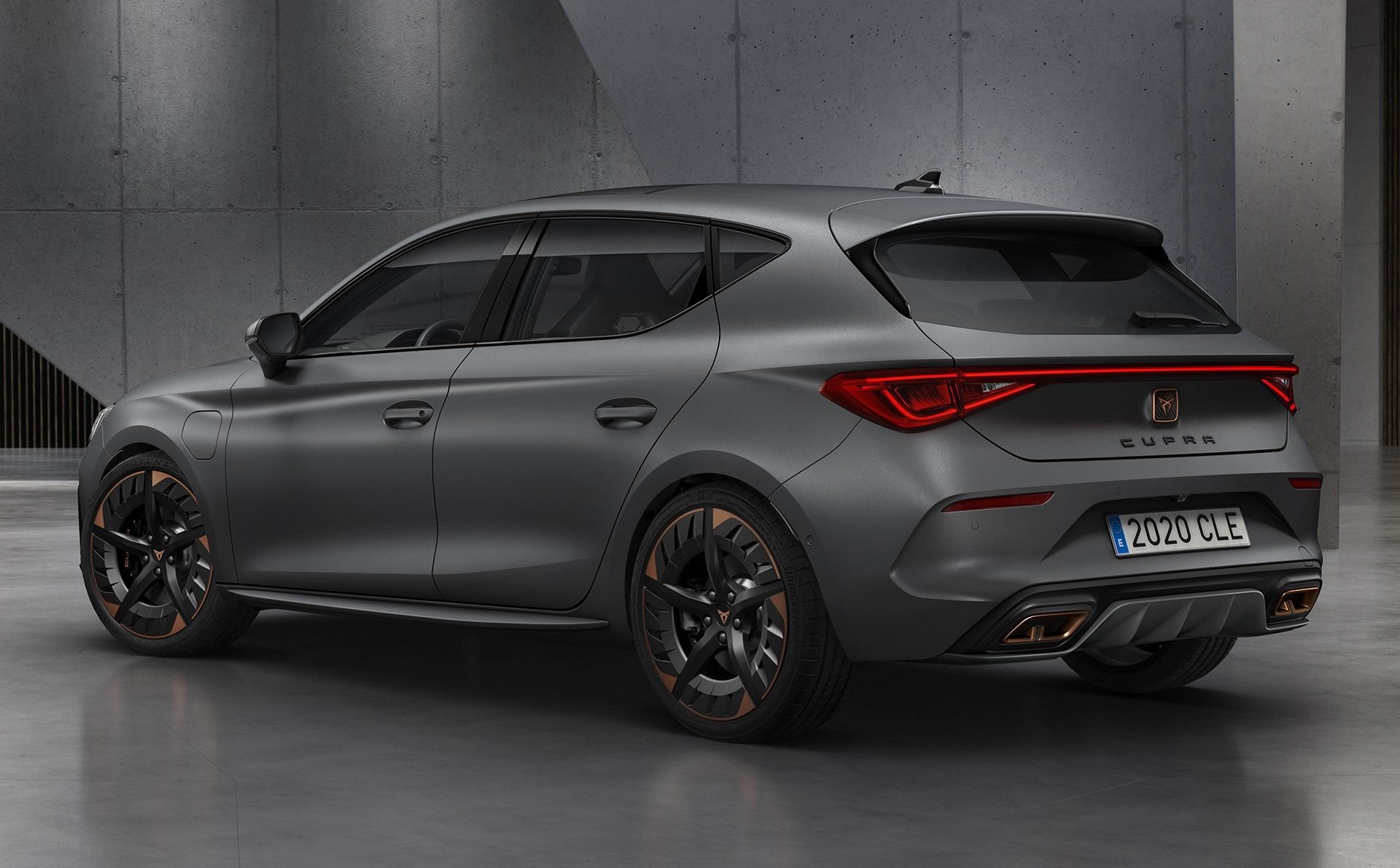 Nuova Cupra Leon anche ibrida 2020