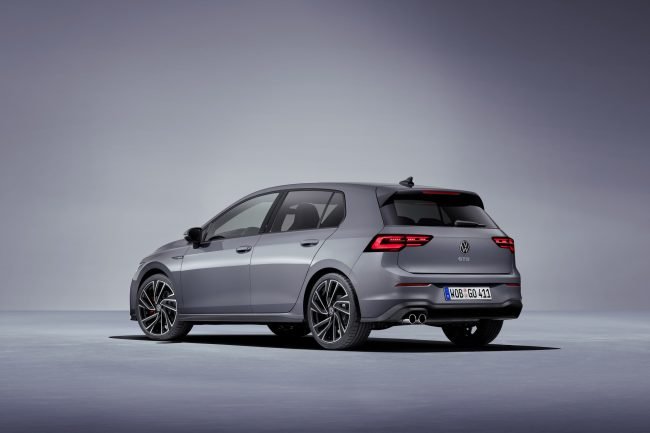 Foto Nuova Volkswagen Golf 8 GTD 2020