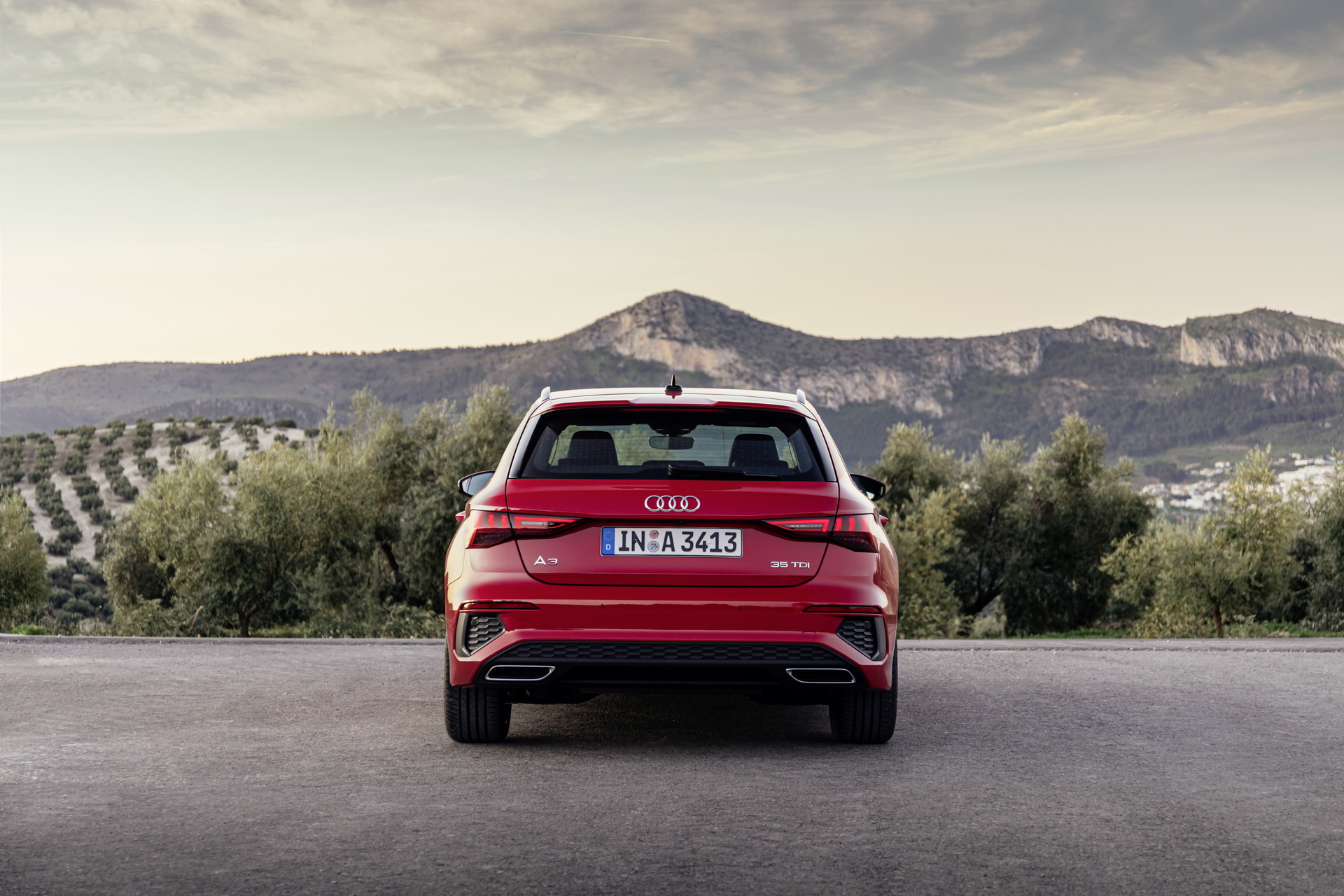 Foto posteriore nuova Audi A3 sportback 2020