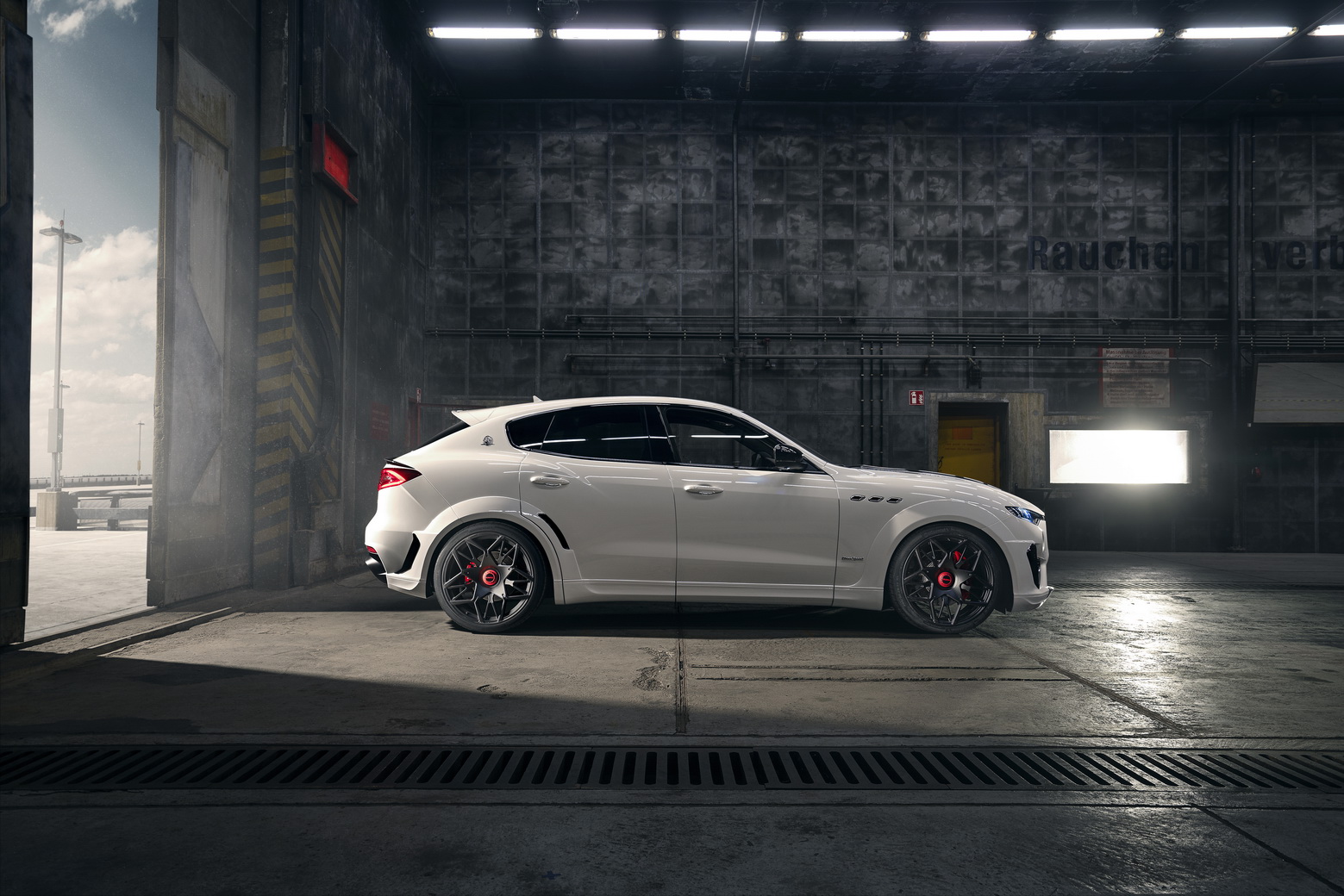 Immagine Fiancata Nuova Maserati Levante Trofeo 2020 da 624 cv