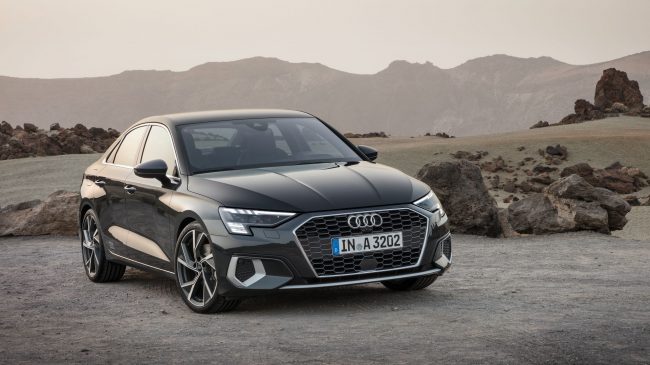 Immagine frontale nuova Audi A3 Sedan 2020