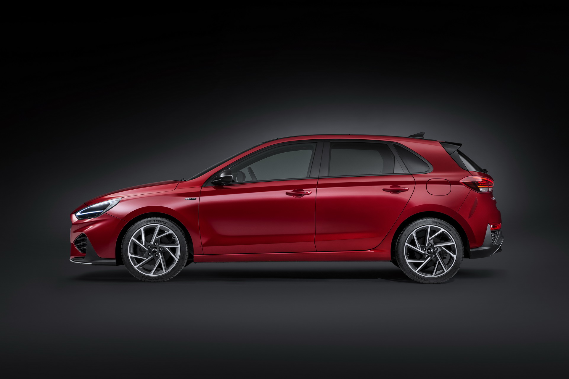 Fiancata nuova Hyundai i30 compatta 2020