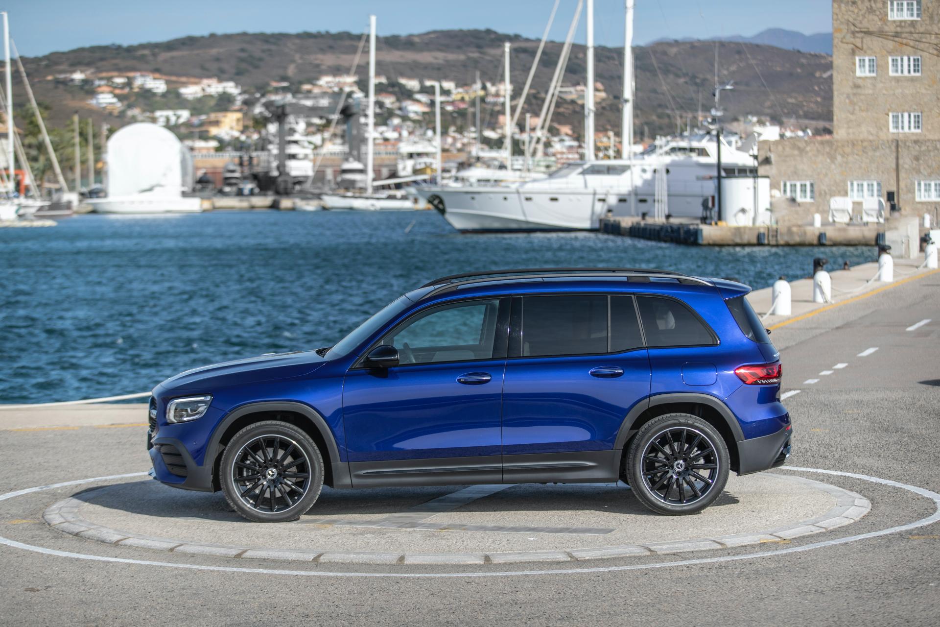 Fiancata nuova Mercedes GLB