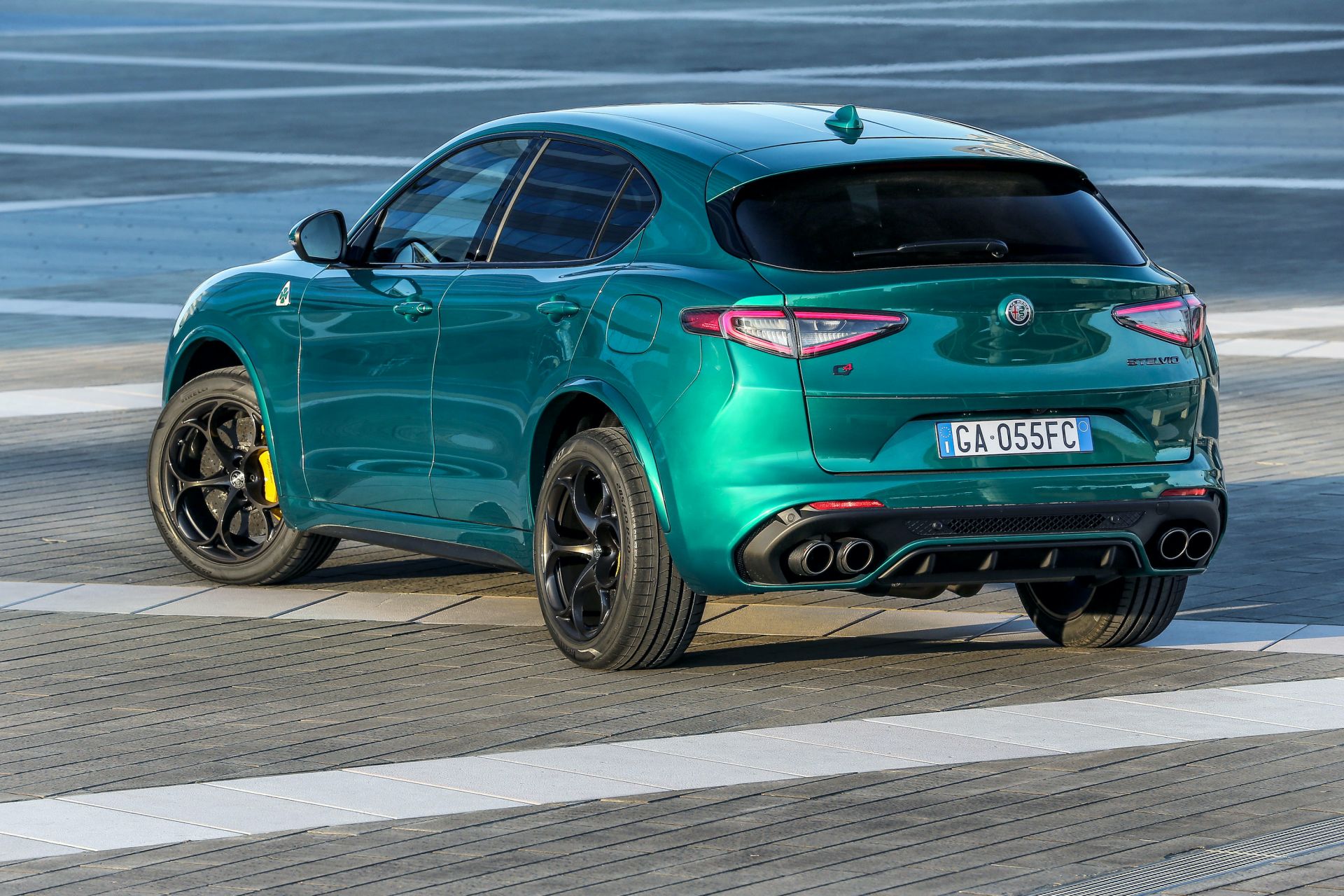 Immagine Posteriore Nuovo Alfa Romeo Stelvio Quadrifoglio 2020