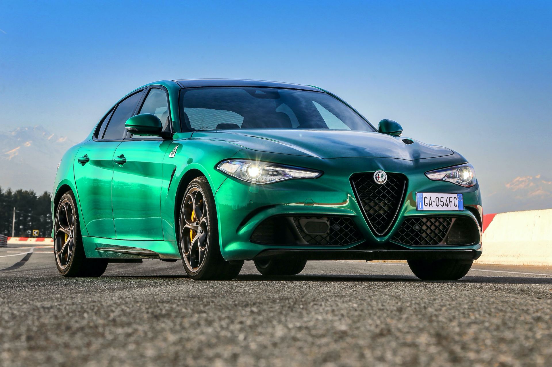 Immagini Frontale Nuova Alfa Romeo Giulia Quadrifoglio 2020