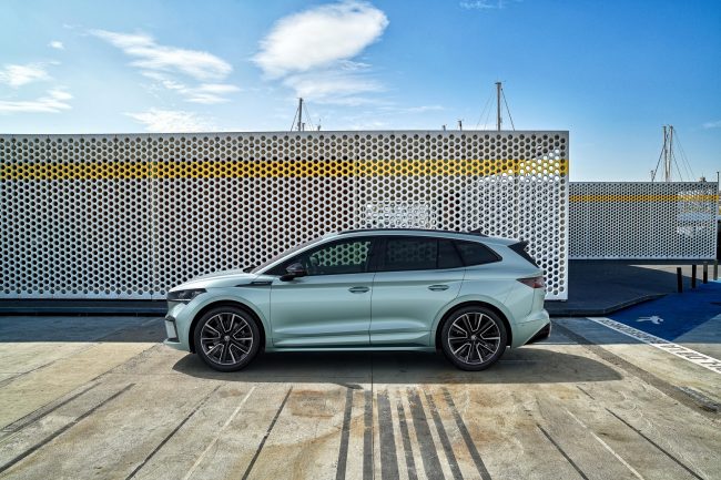 Immagine fiancata nuovo suv elettrico Skoda Enyaq iV Immagine fiancata nuovo suv elettrico Skoda Enyaq iV