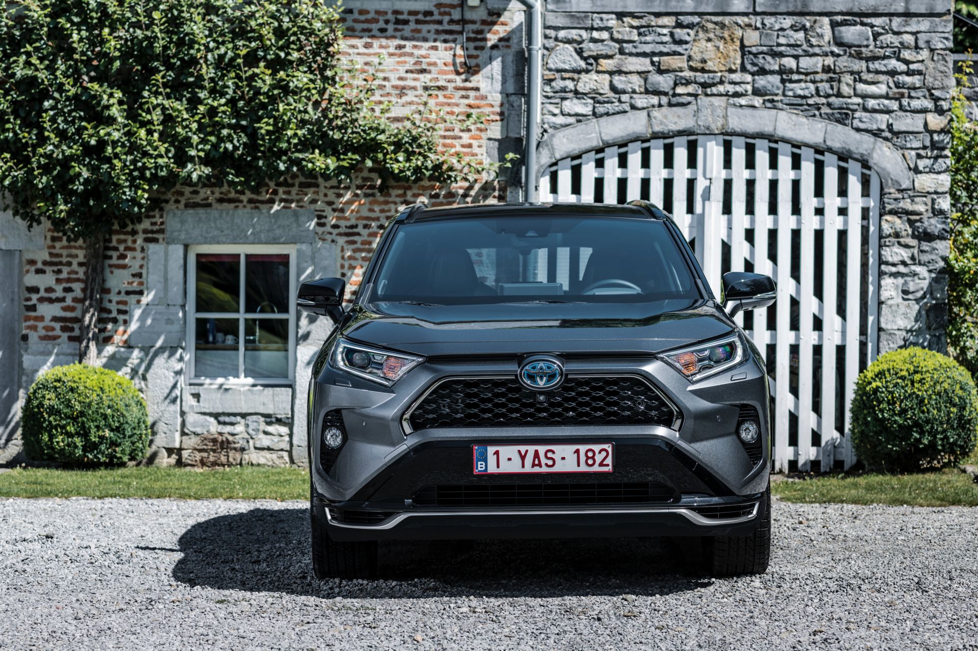 Immagine frontale nuovo Toyota RAV4 Plug in Hybrid
