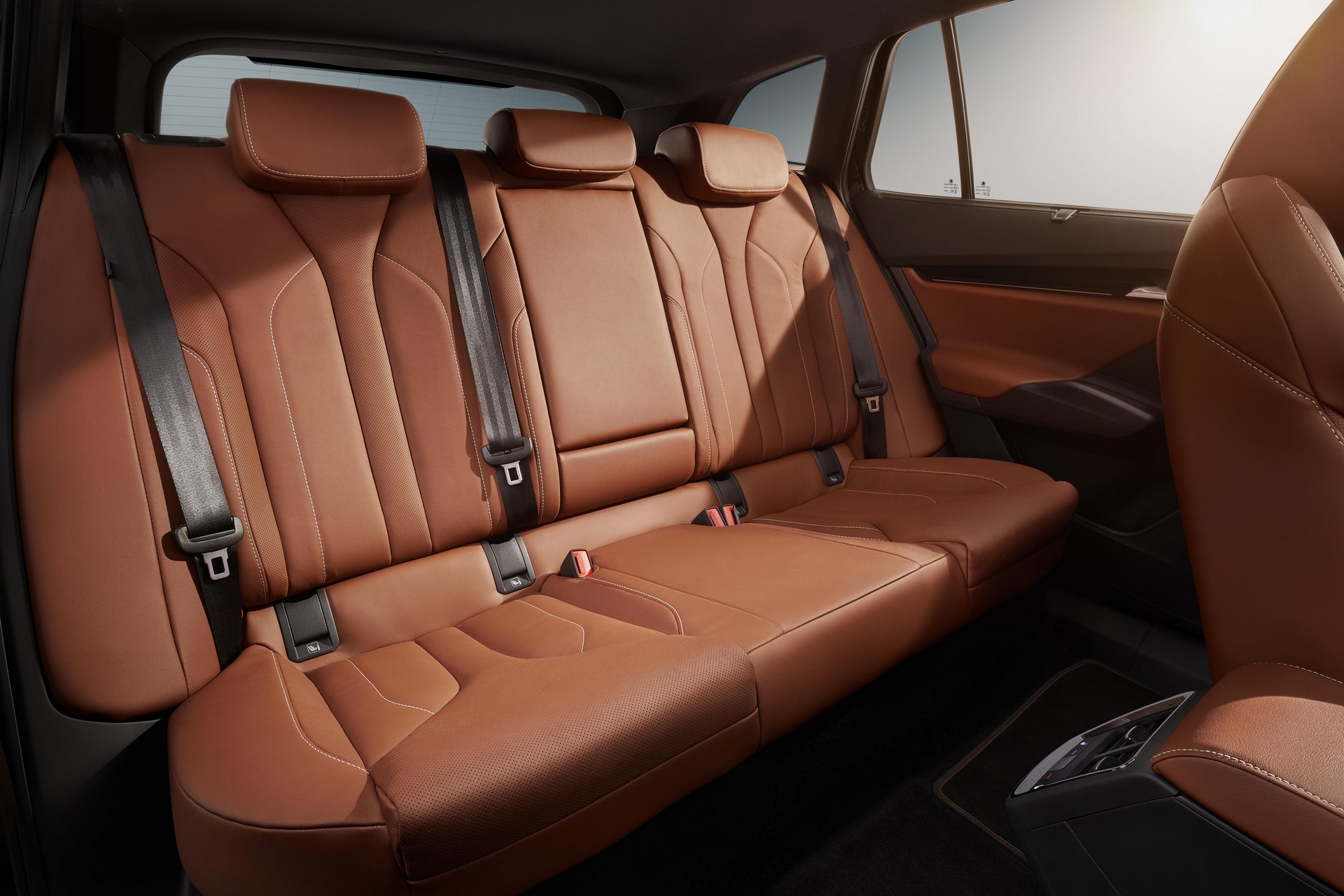 Immagine sedili posteriori nuovo suv elettrico Skoda Enyaq iV