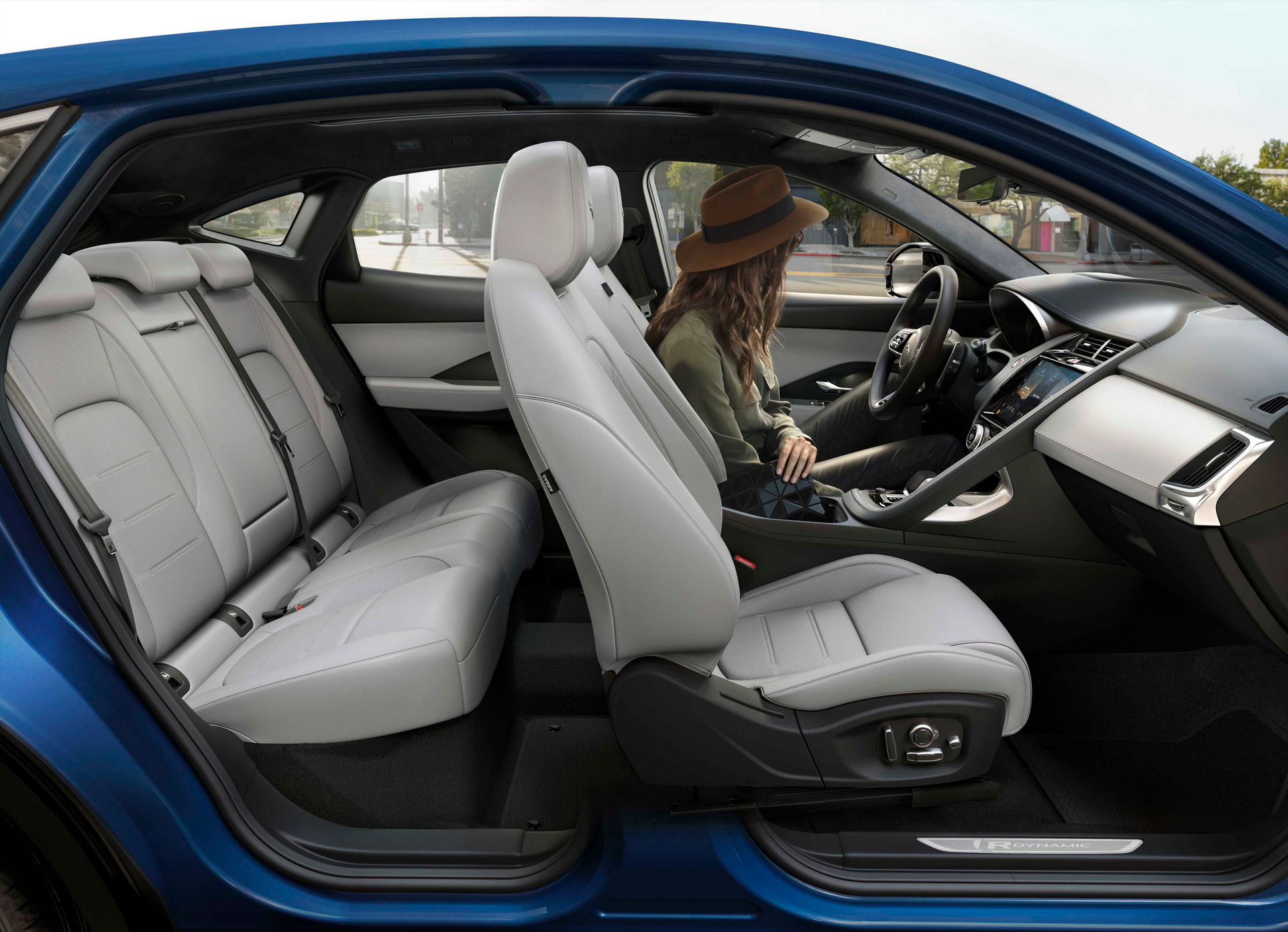 Abitacolo nuova Jaguar E Pace 2021 restyling