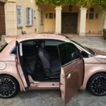 Apertura portiere nuova Fiat 500 elettrica 31