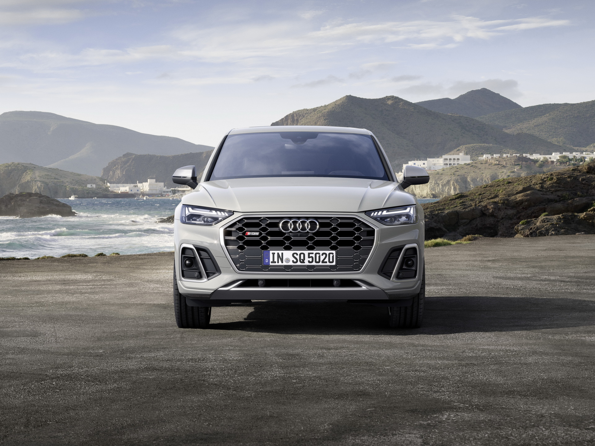 Immagine frontale nuova Audi SQ5 Sportback 2021