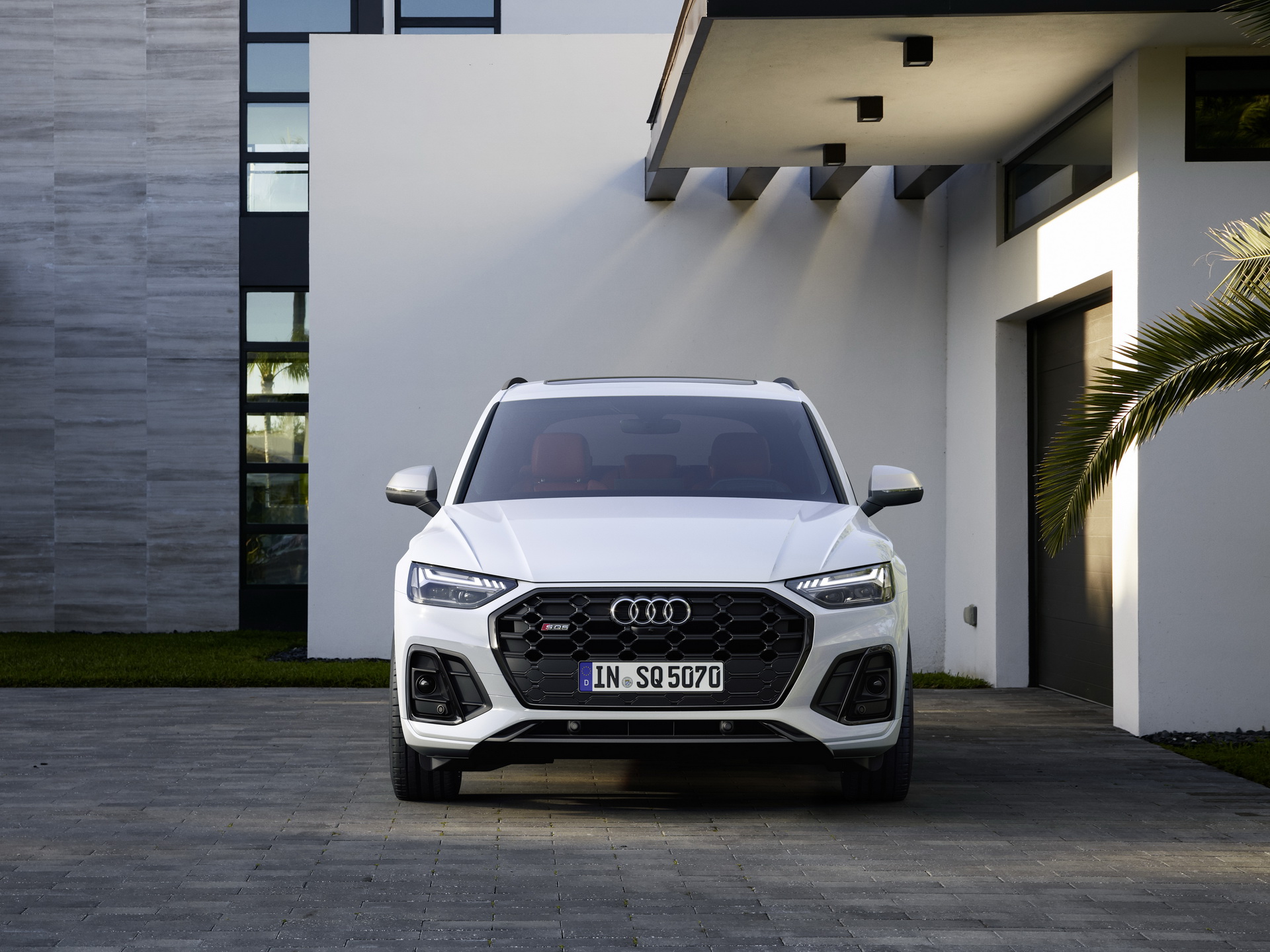 Immagine frontale nuovo Audi SQ5 2021
