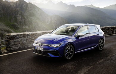 Nuova Volkswagen Golf R 2021 da 320 cavalli