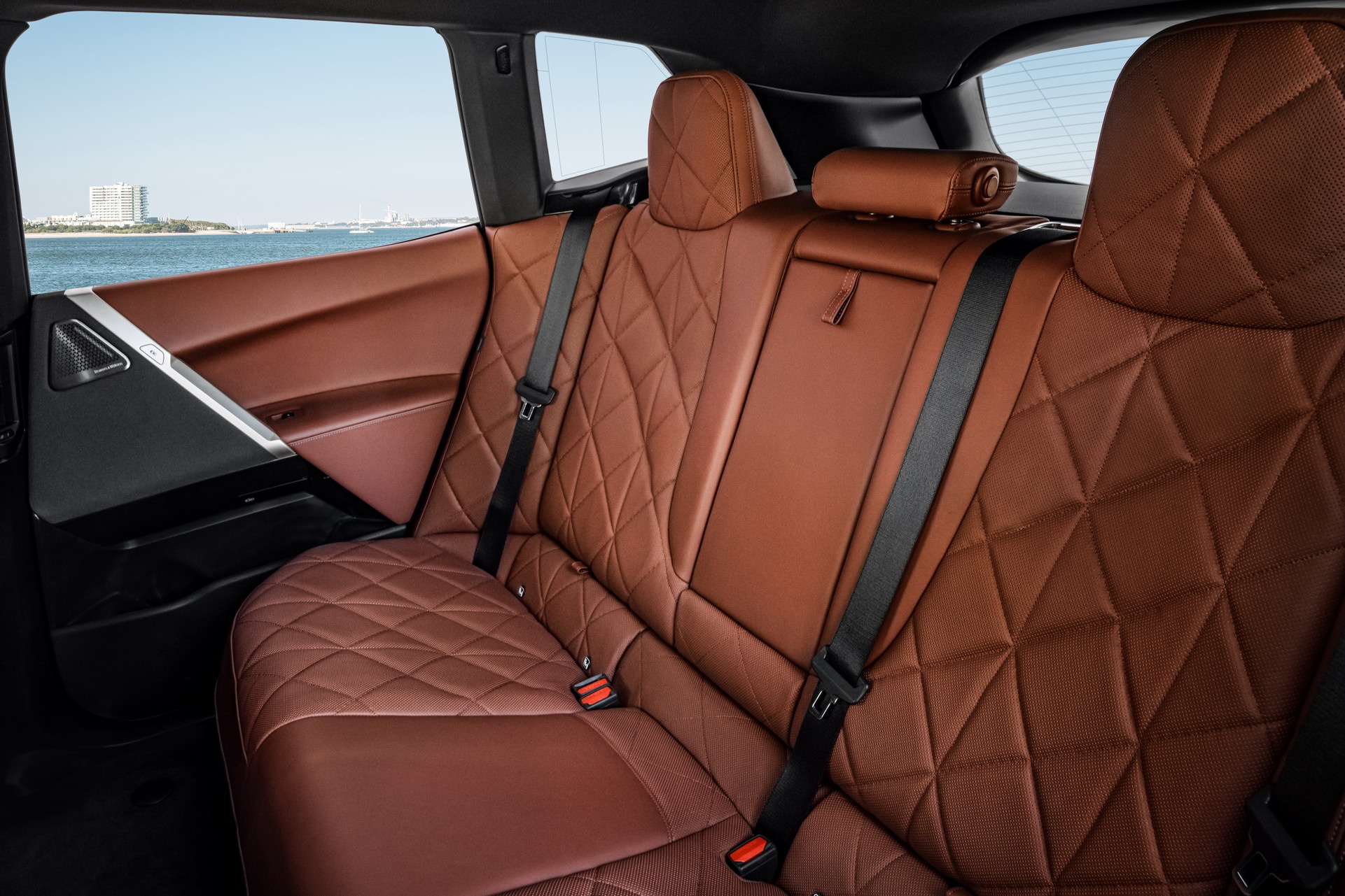 Sedili posteriori nuova BMW iX