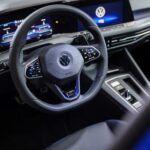 Volante sportivo nuova VW Golf R 2021