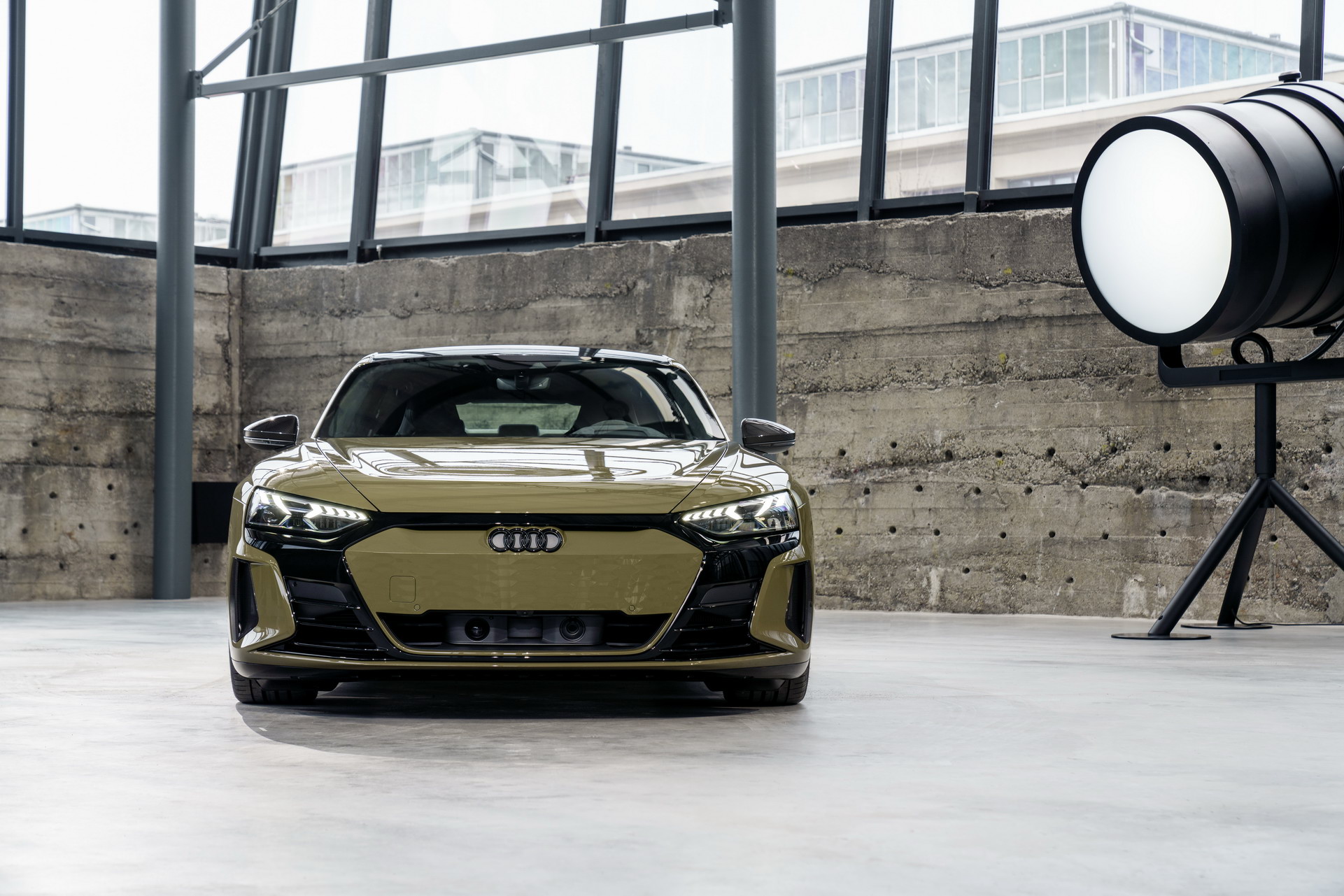 Immagine frontale nuova Audi e tron GT