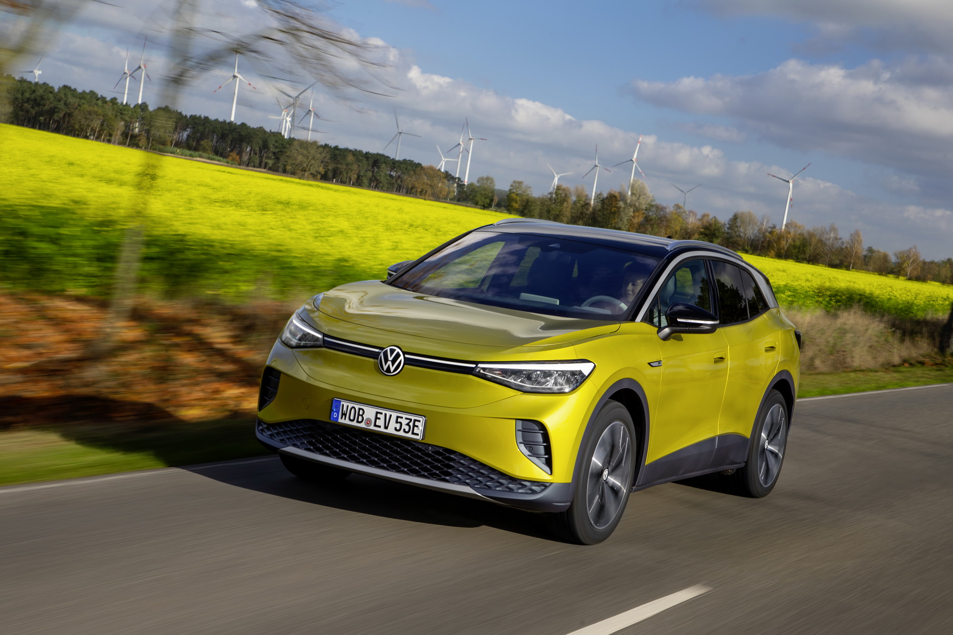 Immagine frontale nuovo suv elettrico Volkswagen ID 4 2021