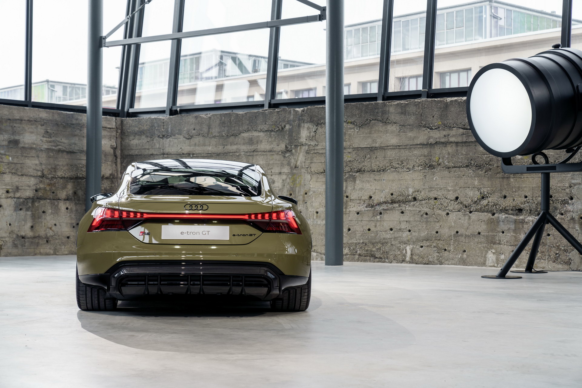 Immagine posteriore nuova Audi e tron GT
