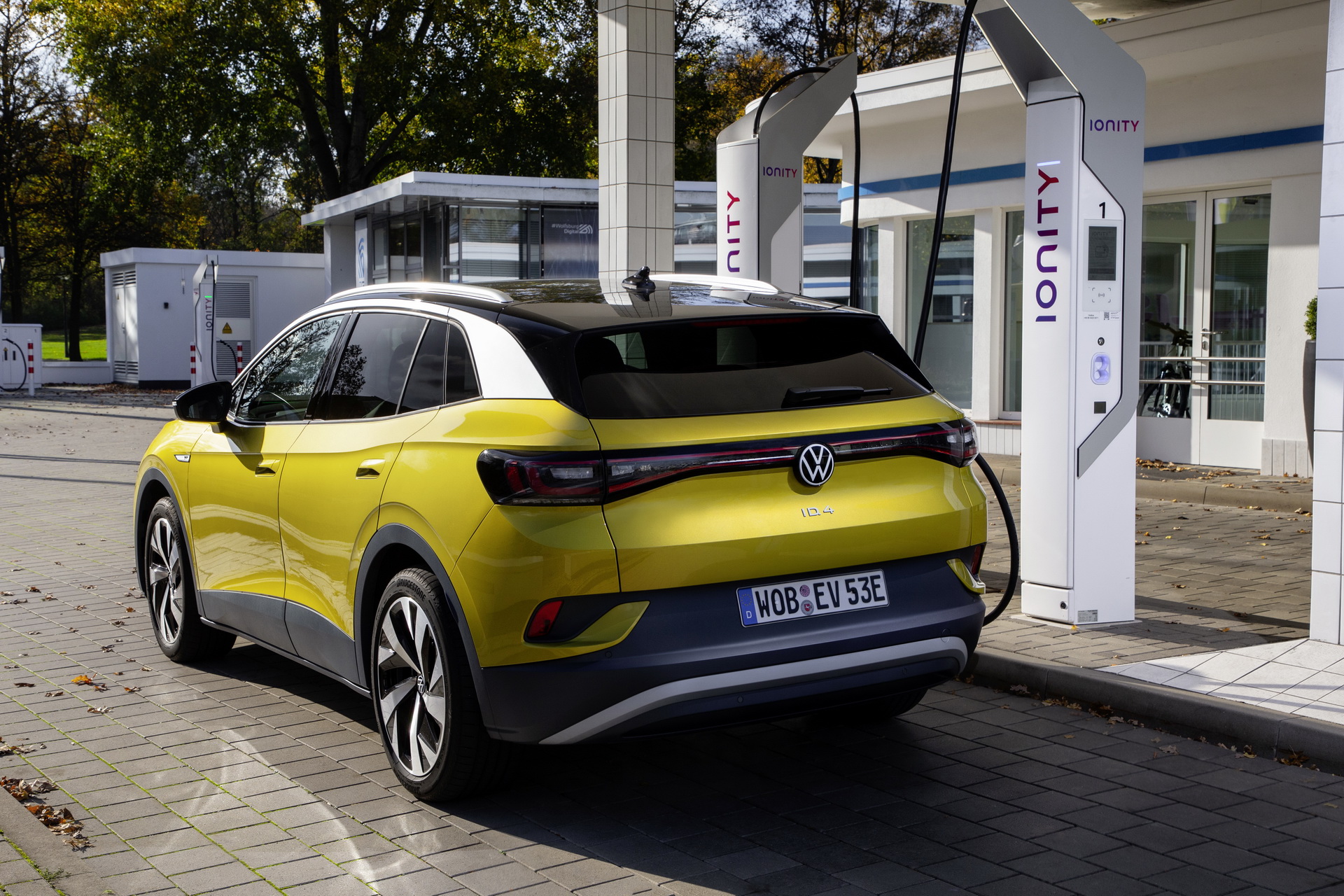 Immagine posteriore nuovo suv elettrico Volkswagen ID 4 2021