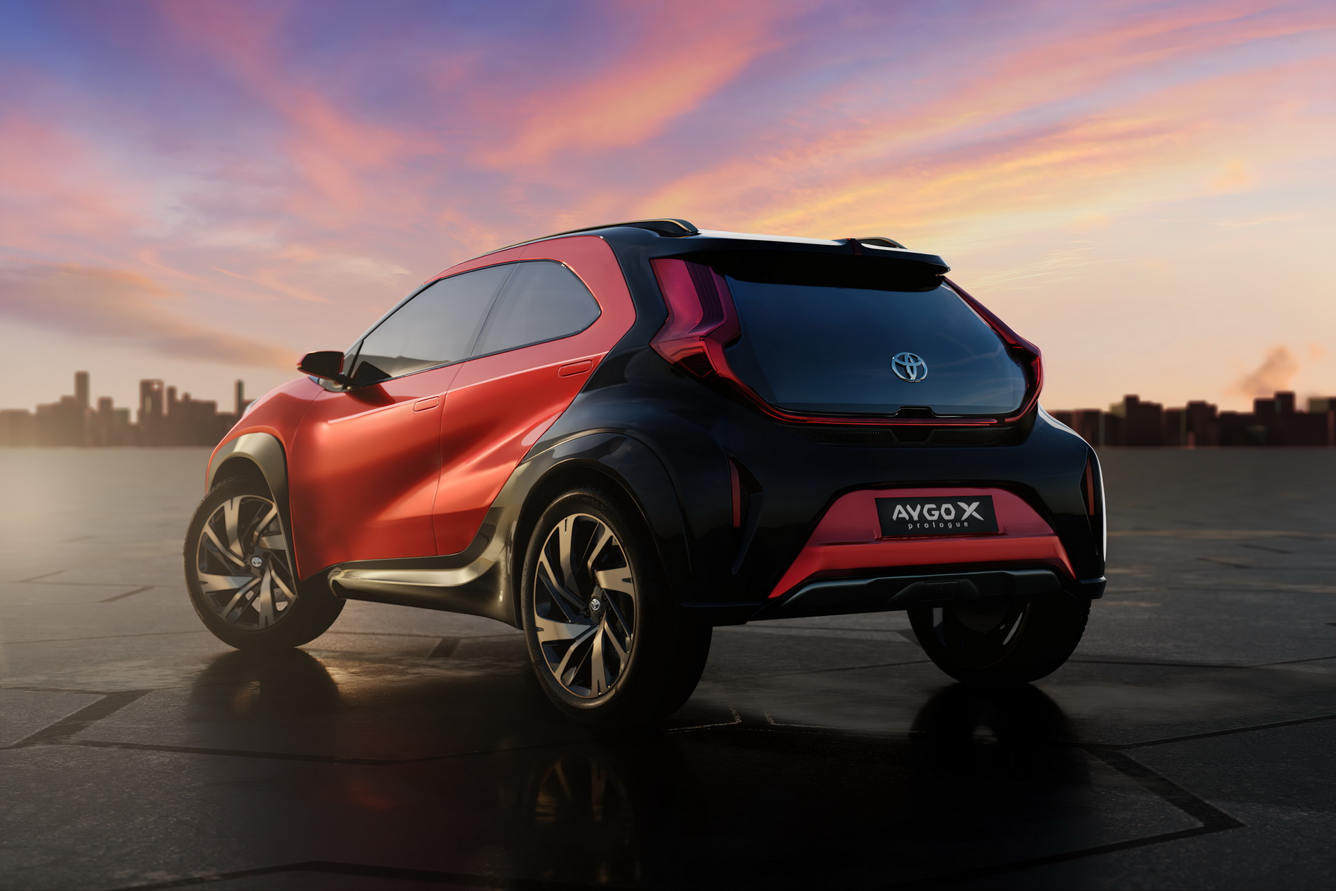 Concept nuova Toyota Aygo X 2022 immagine fiancata e posteriore