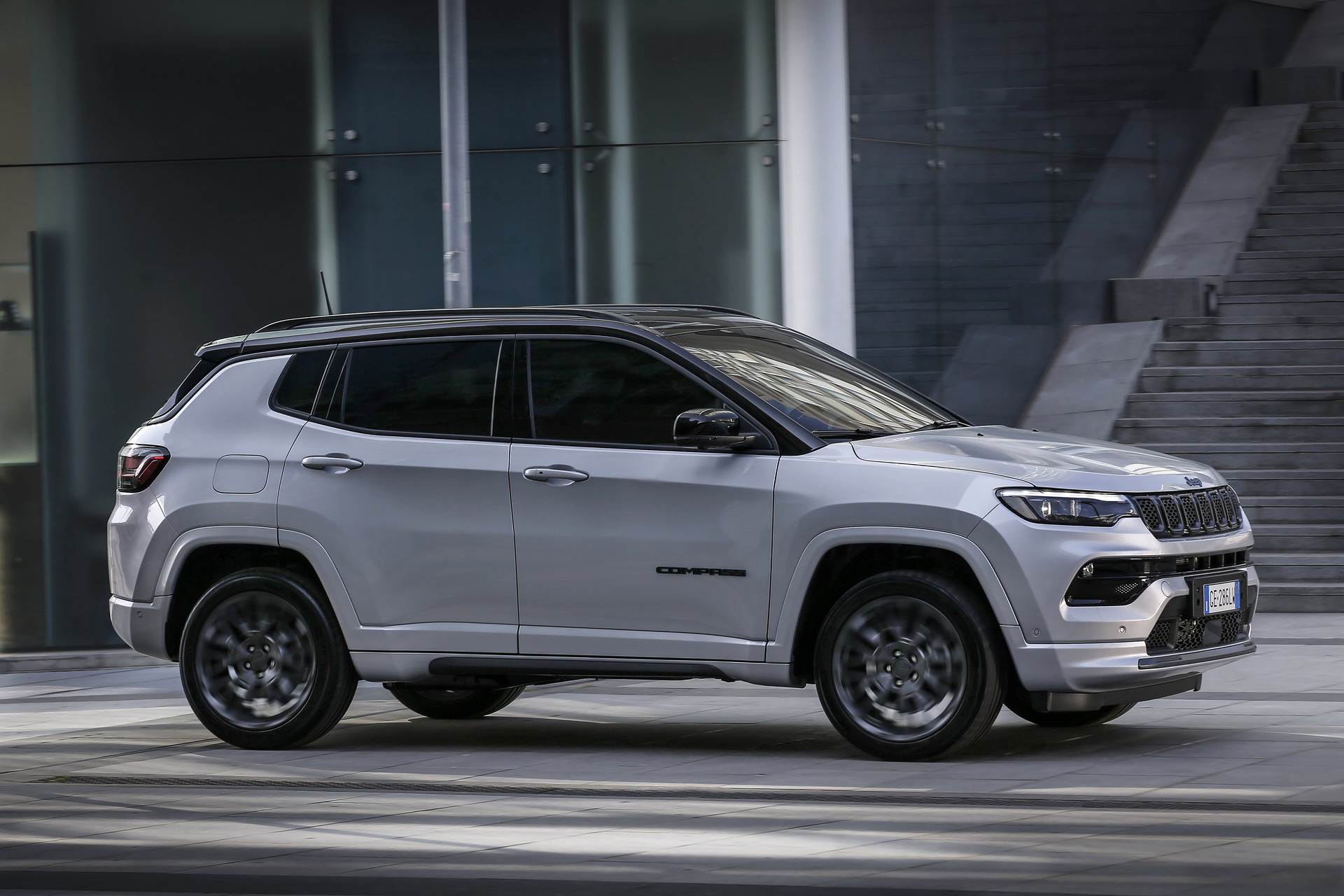 Foto fiancata nuovo Jeep Compass 2021
