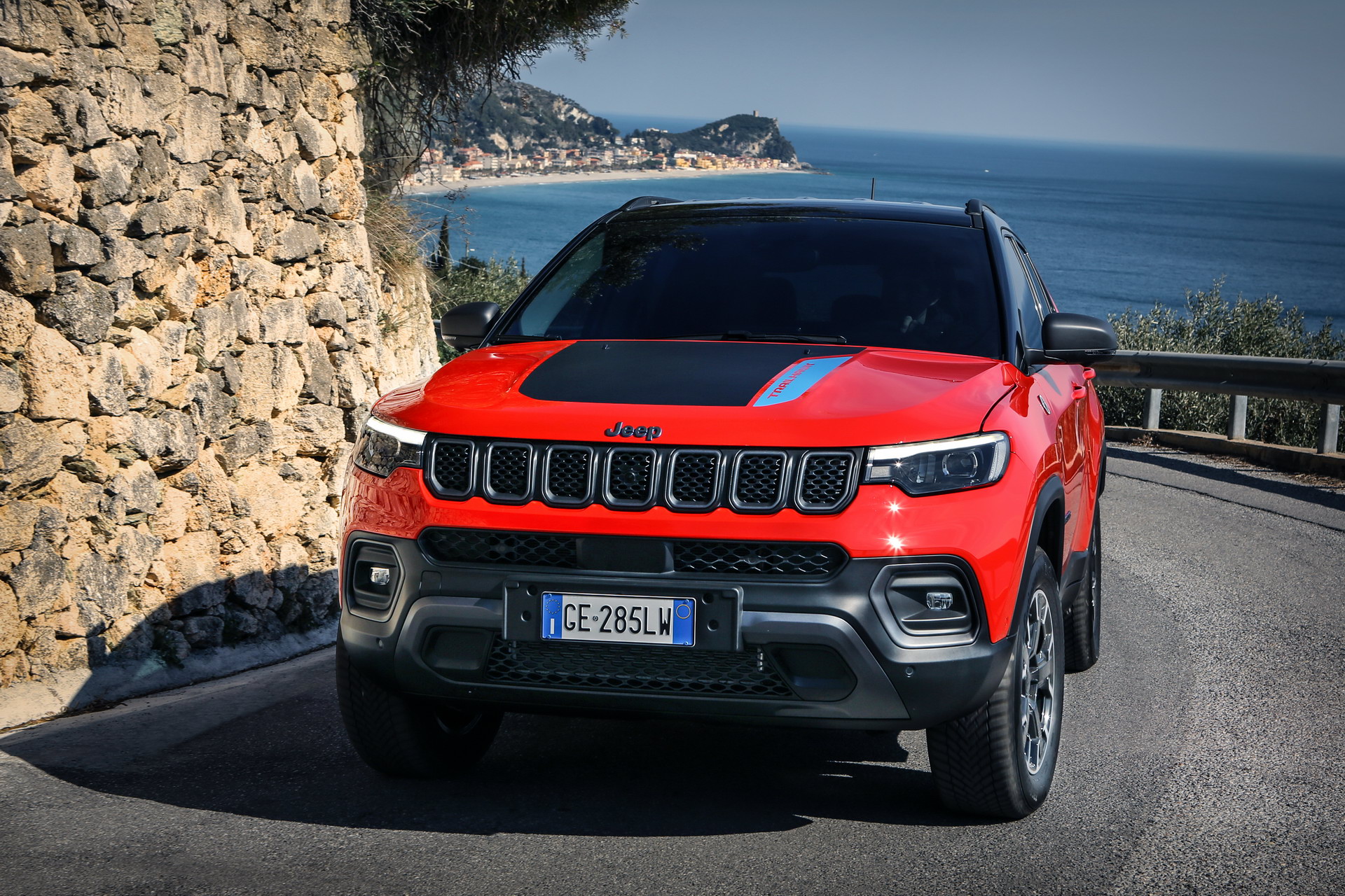 Immagine frontale nuova Jeep Compass 2021 Restyling