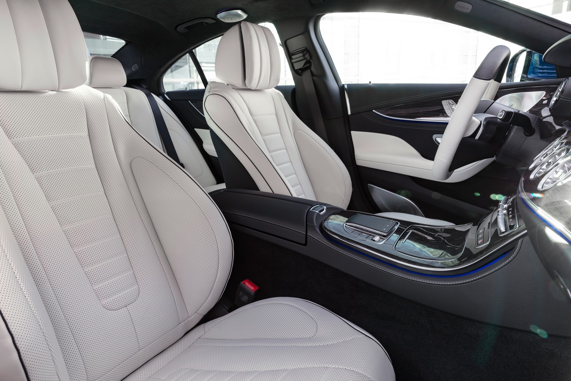 Sedili anteriori nuova Mercedes CLS 2021