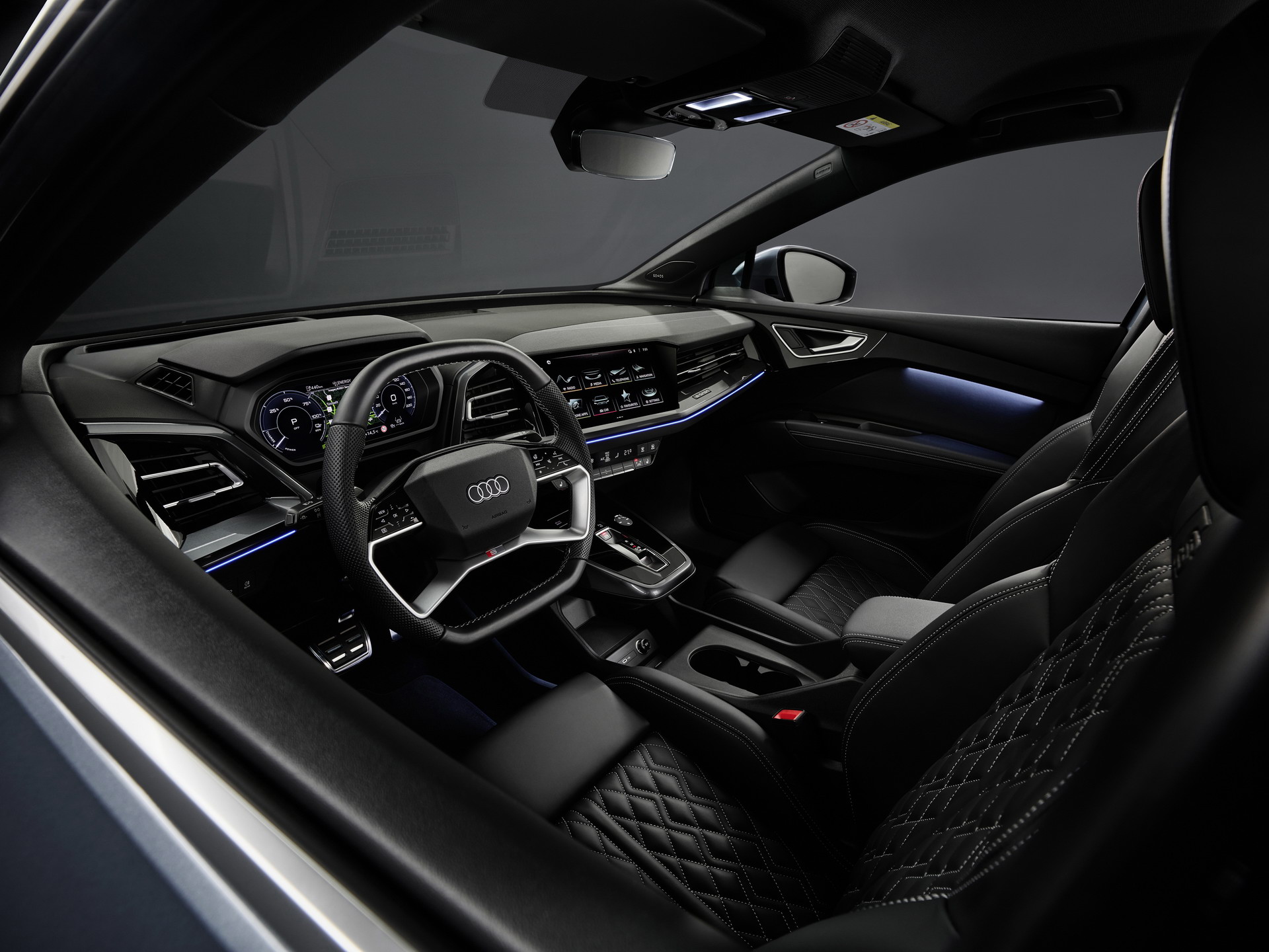 Foto interni Audi Q4 e tron