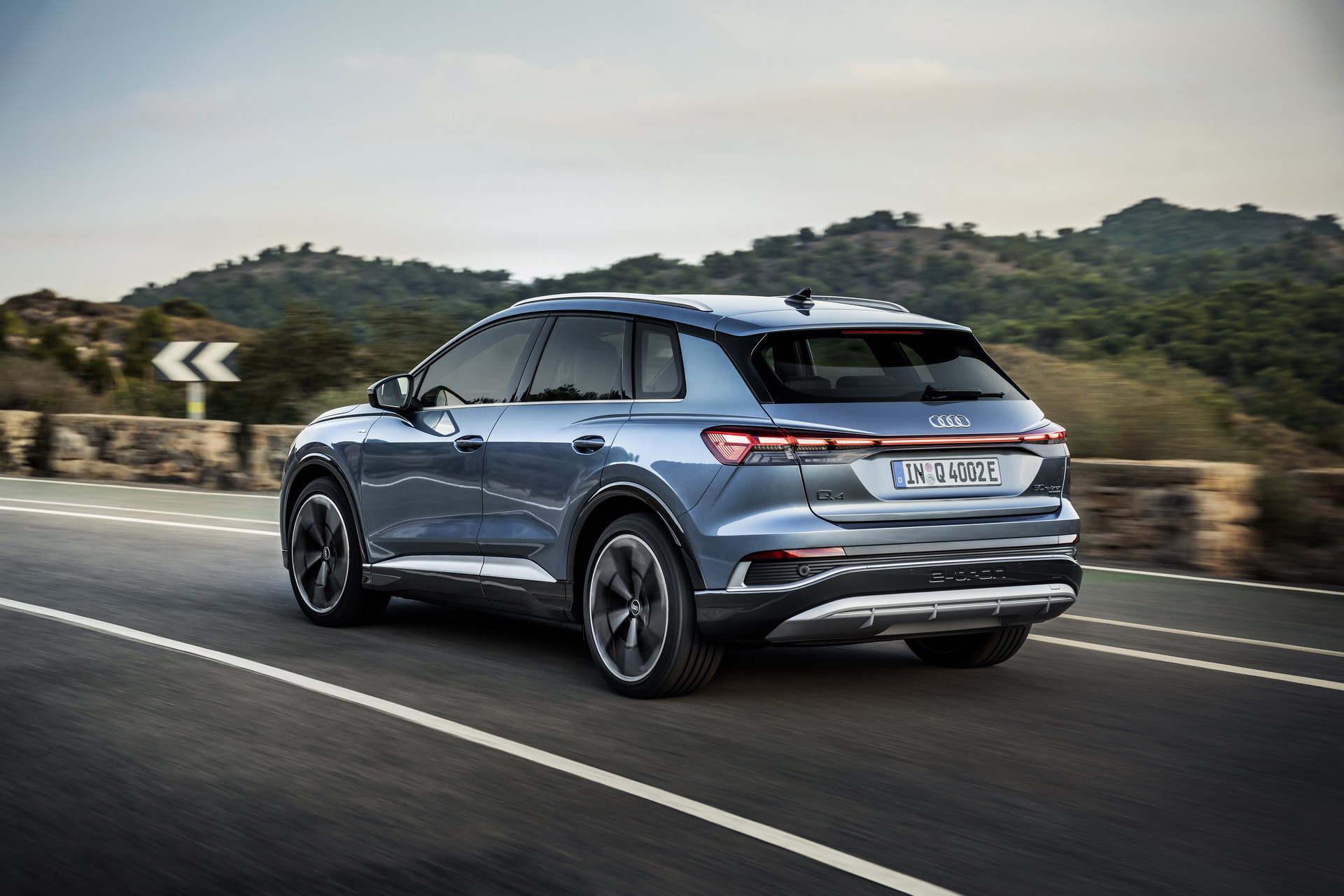 Foto nuova Audi Q4 e tron Prezzi e autonomia