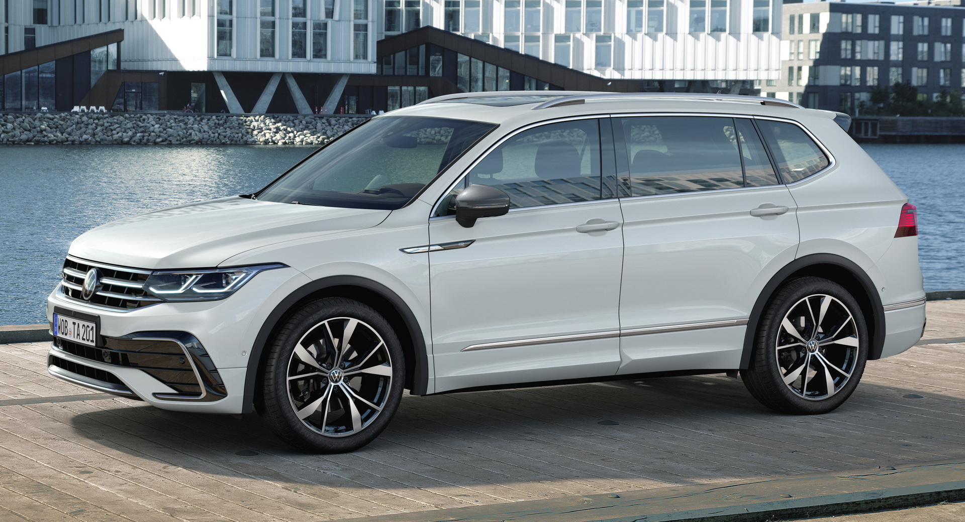 Immagine fiancata nuova Volkswagen Tiguan Allspace 2021