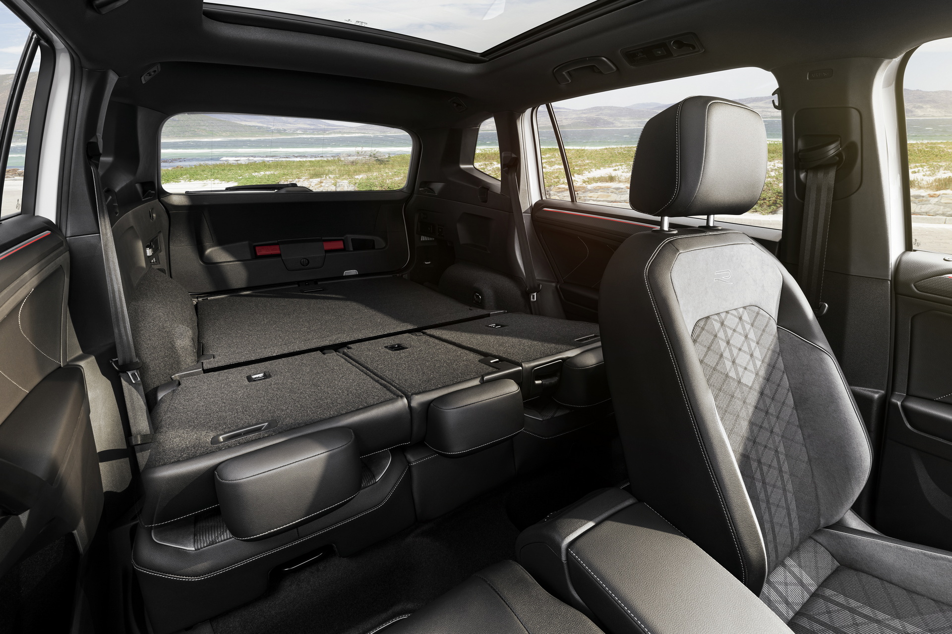Interni Volkswagen Tiguan Allspace 2021