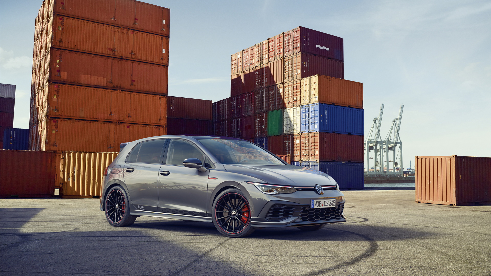 Nuova Volkswagen Golf GTI Clubsport 45 da 300 cv