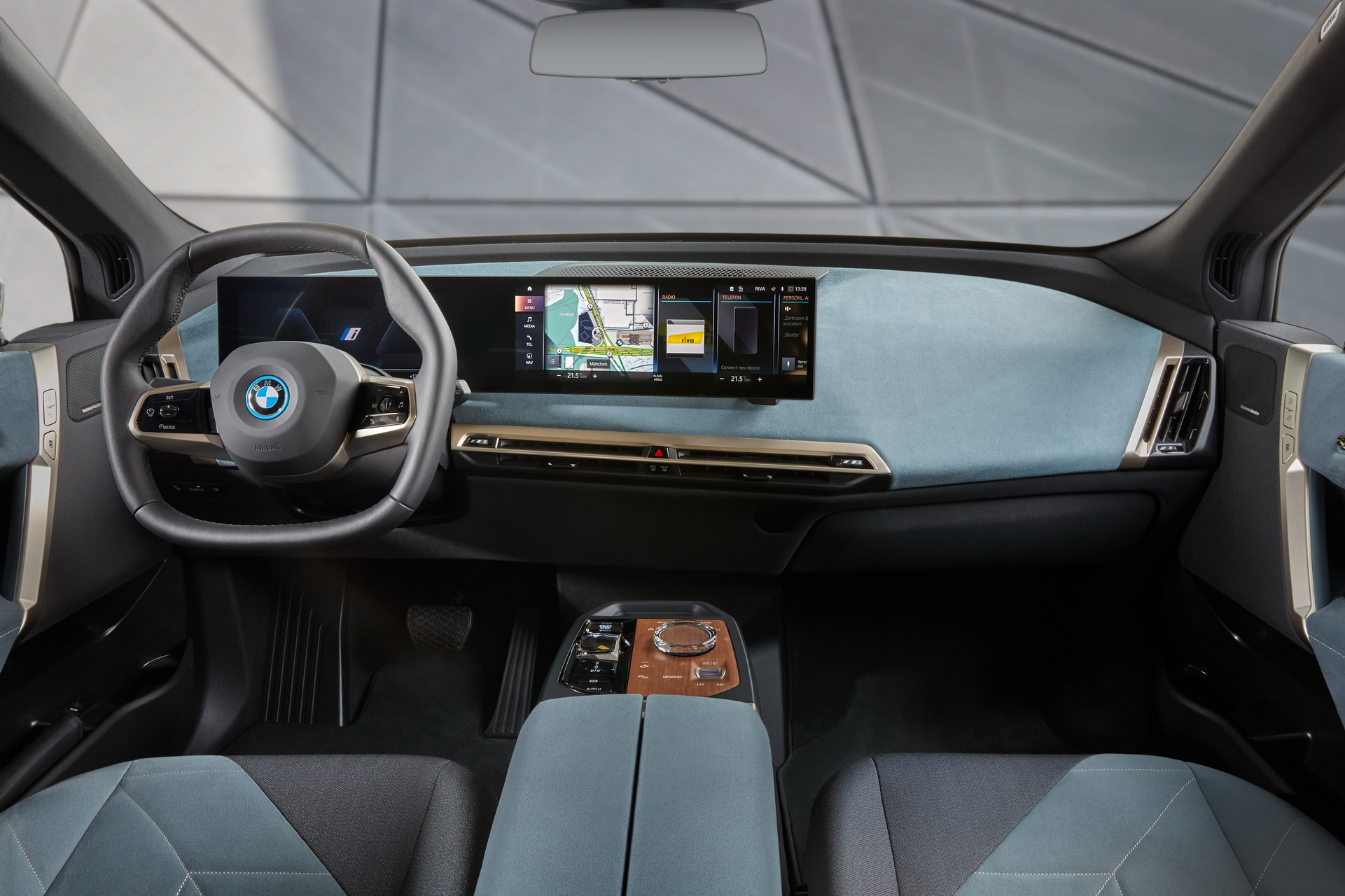 Immagine interni nuovo suv elettrico BMW iX xDrive50