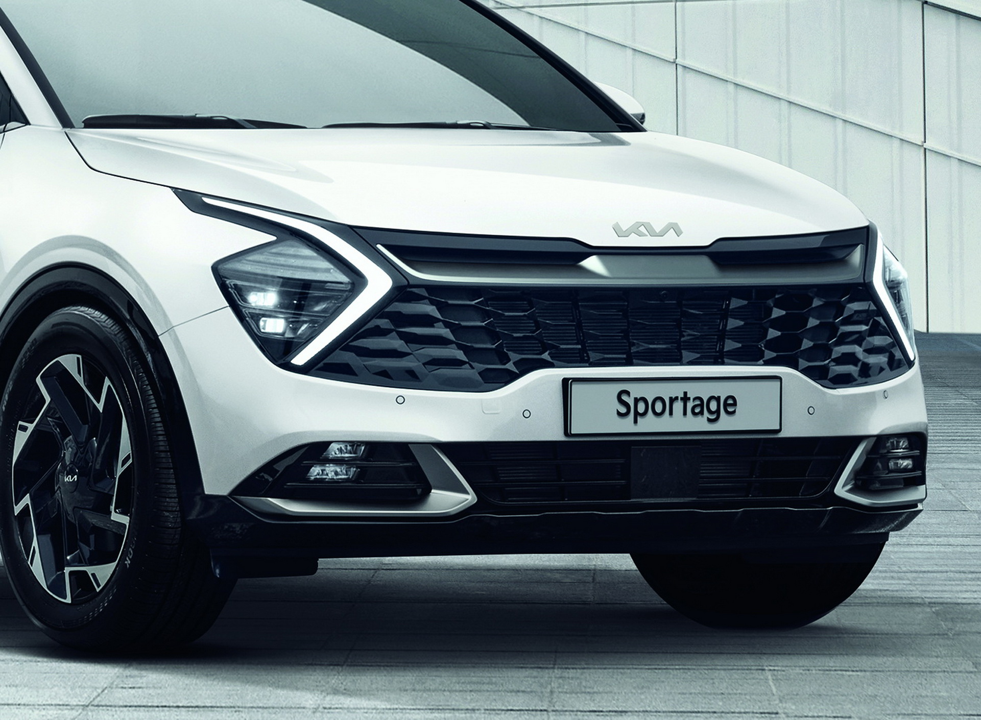 Dettagli frontale nuova Kia Sportage