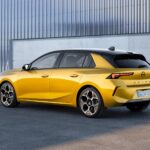 Immagine fiancata e posteriore nuova Opel Astra 2022