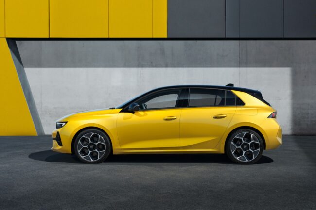 Immagine fiancata nuova Opel Astra 2022 Immagine fiancata nuova Opel Astra 2022