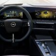 Volante e schermo nuova Opel Astra 2022