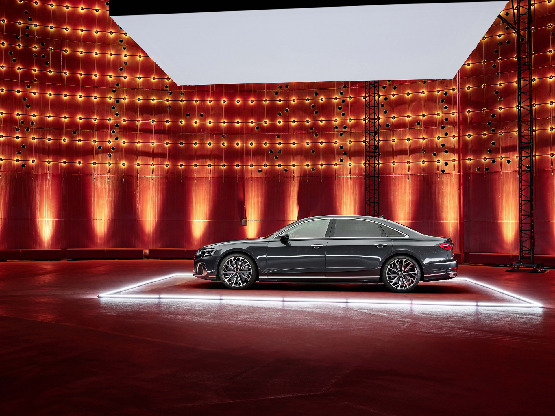 Fiancata Audi A8 2022