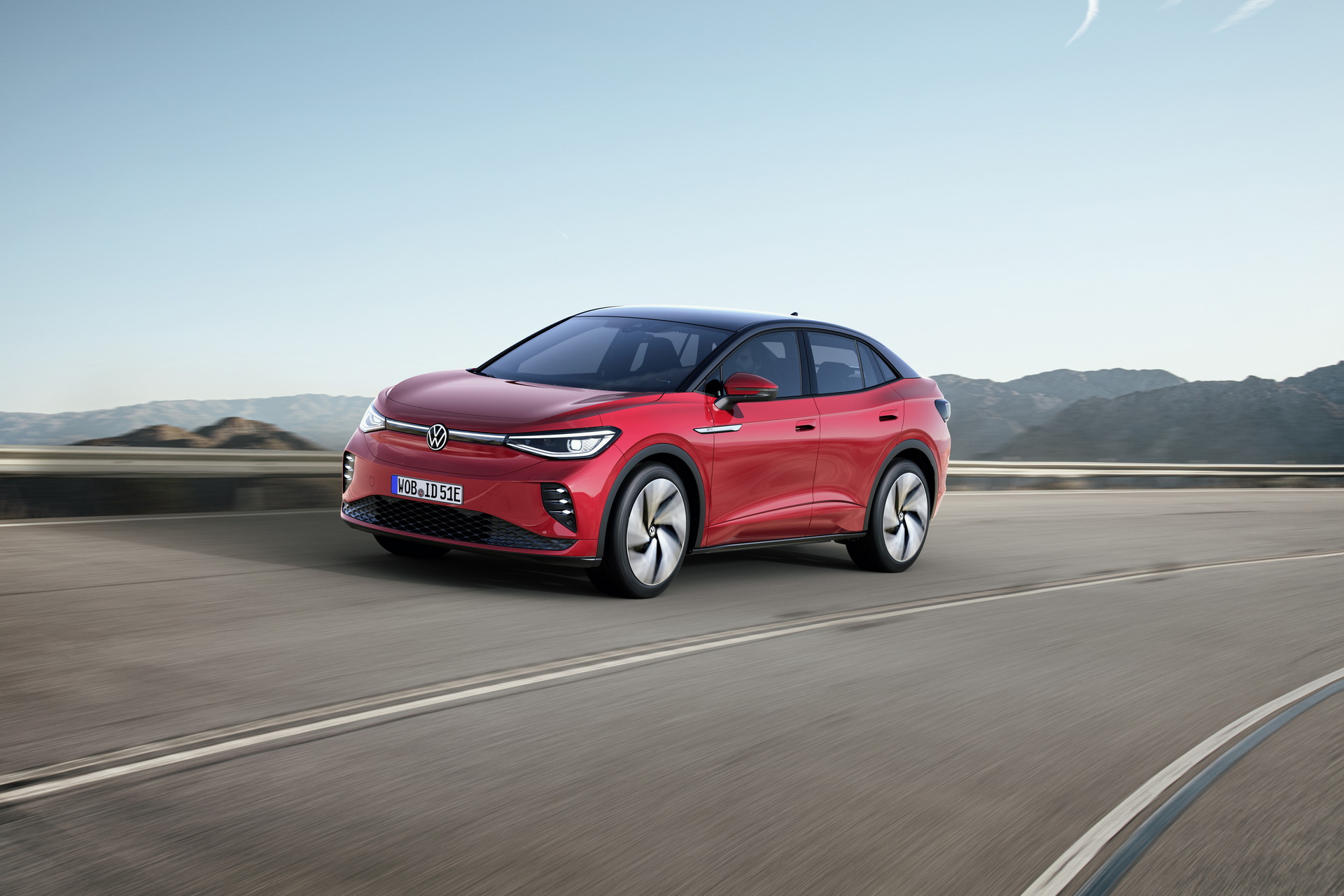 Foto nuova suv coupe Volkswagen ID 5 elettrica