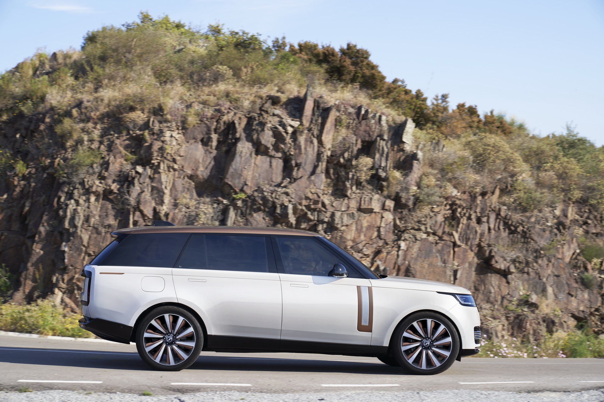 Foto ufficiali nuova Range Rover 2022 SV 1