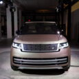 Immagine frontale nuova Range Rover 2022