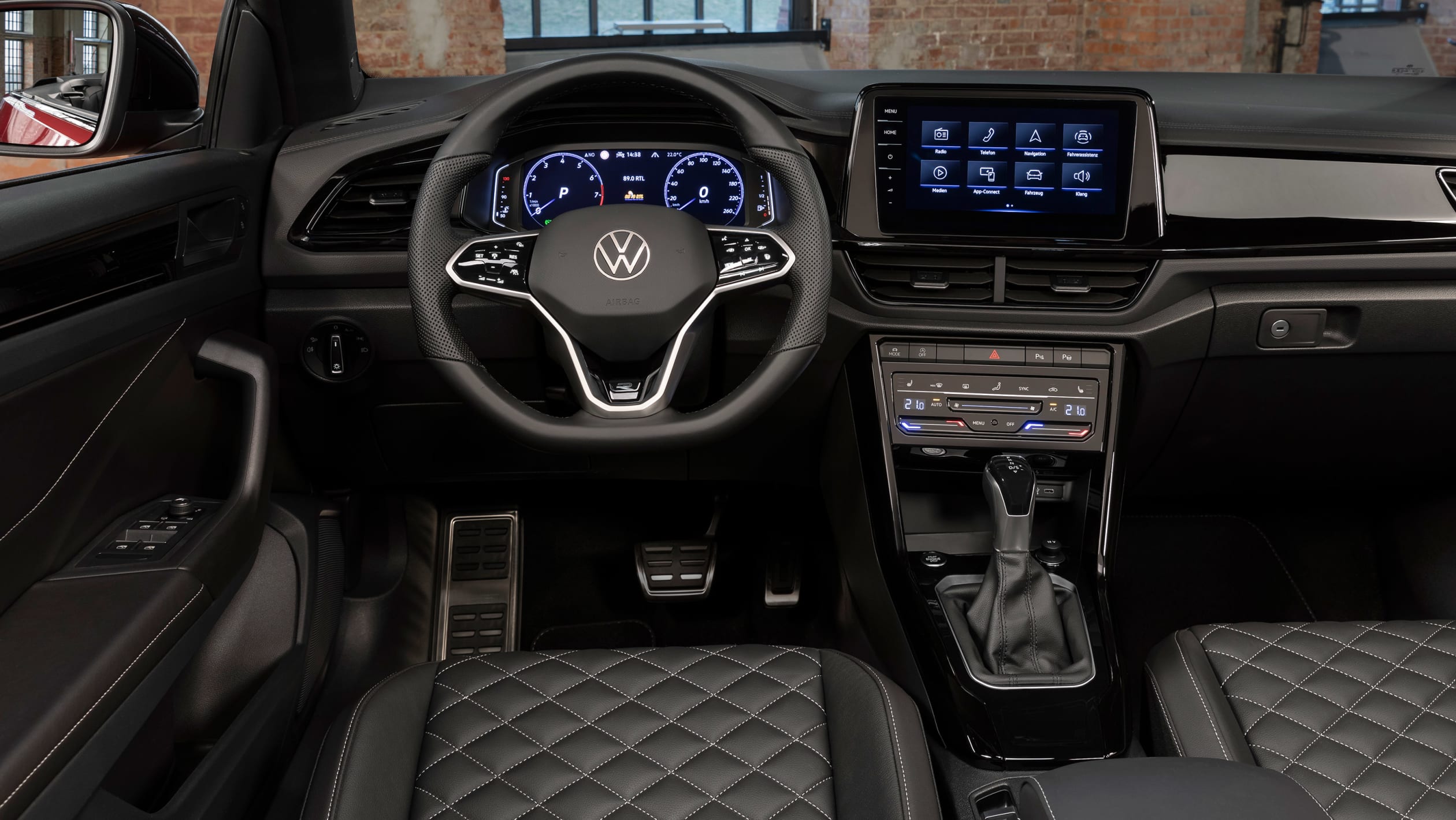 Immagine interni VW T Roc Cabrio 2022