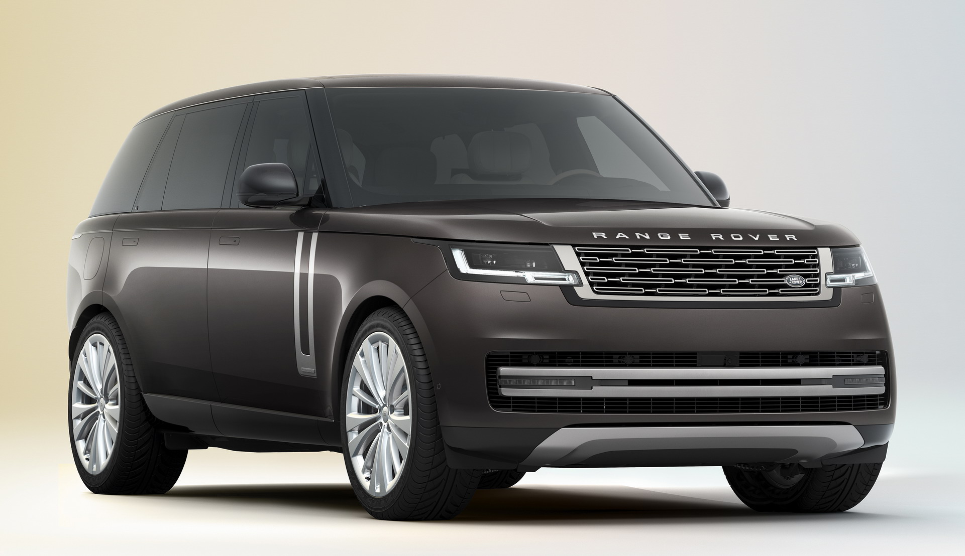 Immagini nuova Range Rover 2022 a passo lungo 1