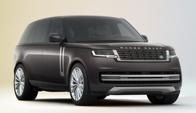 Immagini nuova Range Rover 2022 a passo lungo
