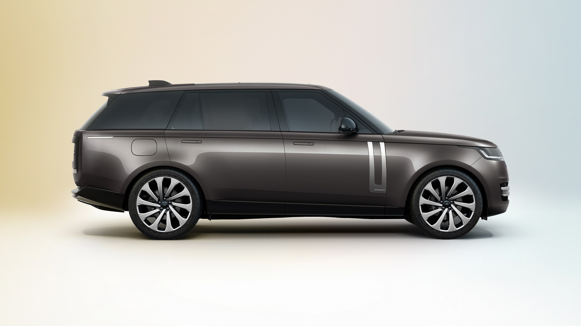 Range Rover 2022 a passo lungo 1