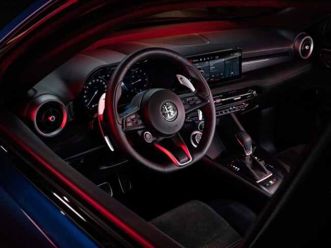 Immagine volante e interni nuova Alfa Romeo Tonale 2022 Immagine volante e interni nuova Alfa Romeo Tonale 2022