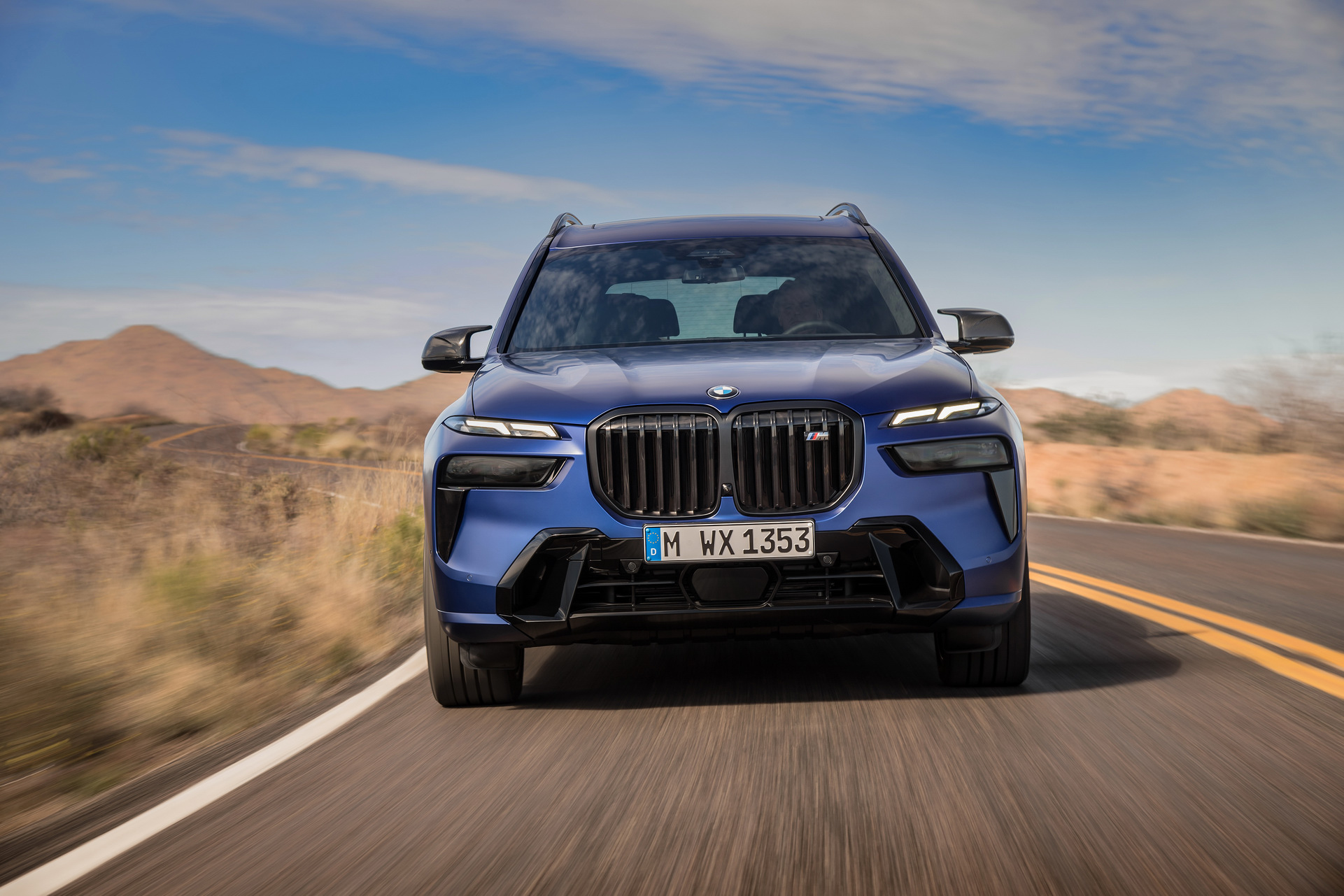 Foto frontale nuovo BMW X7 2022