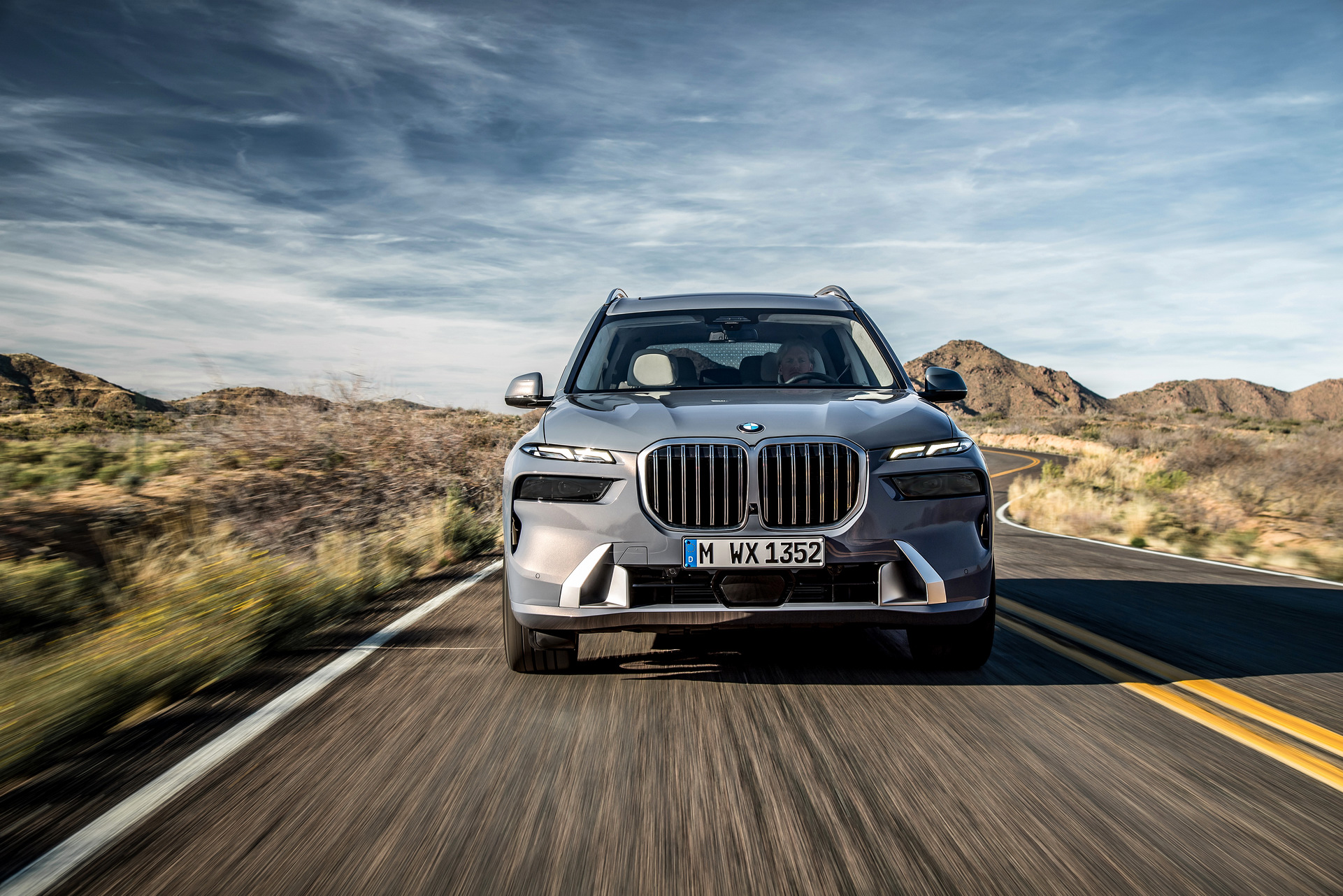 Immagine Frontale nuovo BMW X7 2022 Restyling 1 1